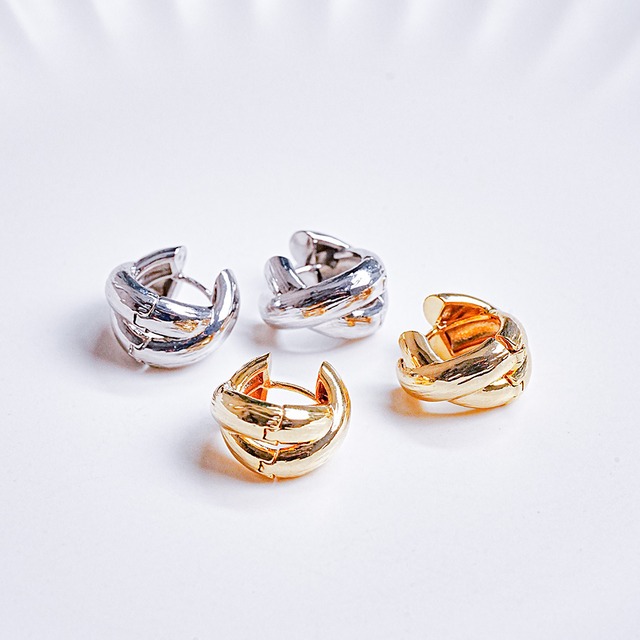 ダブルフープピアス