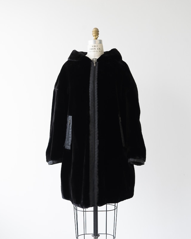 〈FENDI〉Reversible coat