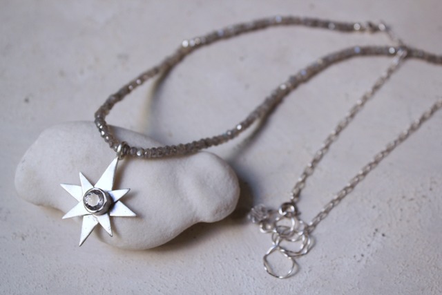 八芒星のネックレス 　ペタライト/ラブラドライト