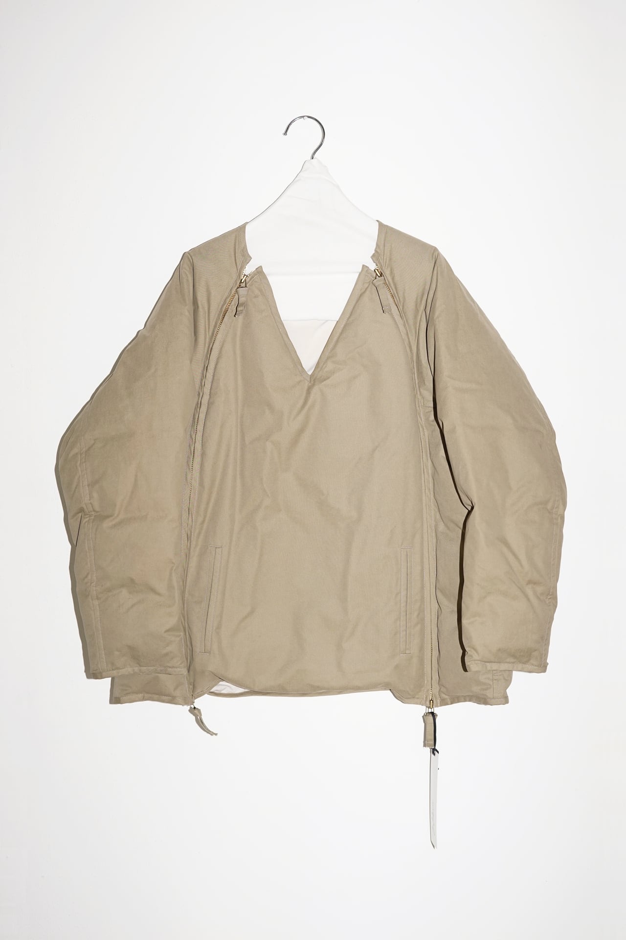 jun mikami - brisbane moss v neck down jacket | LAICY