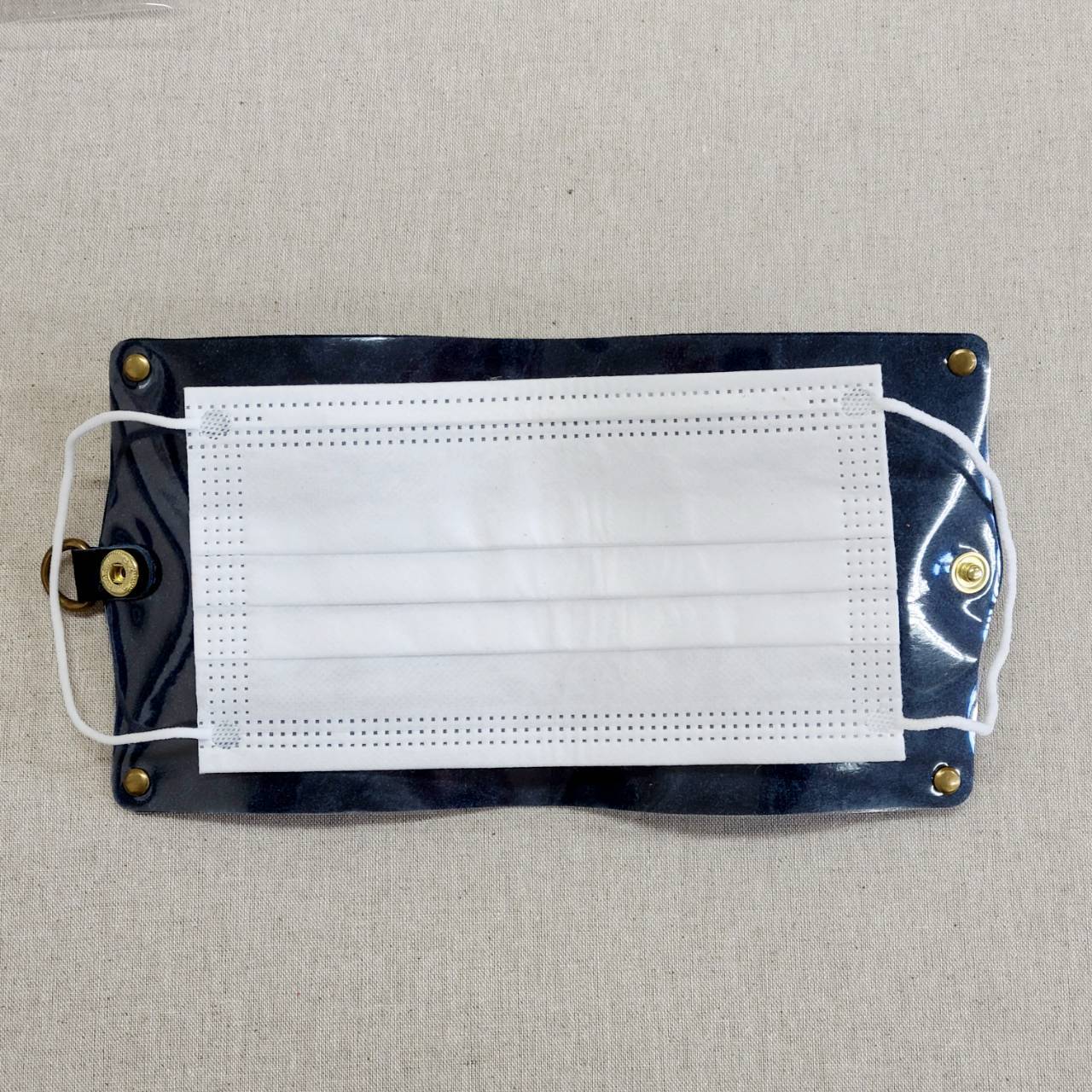 レザーマスクカバー小(ネイビー)【HASAMU】 不織布マスク用 ビニール仕様 Le Coeur