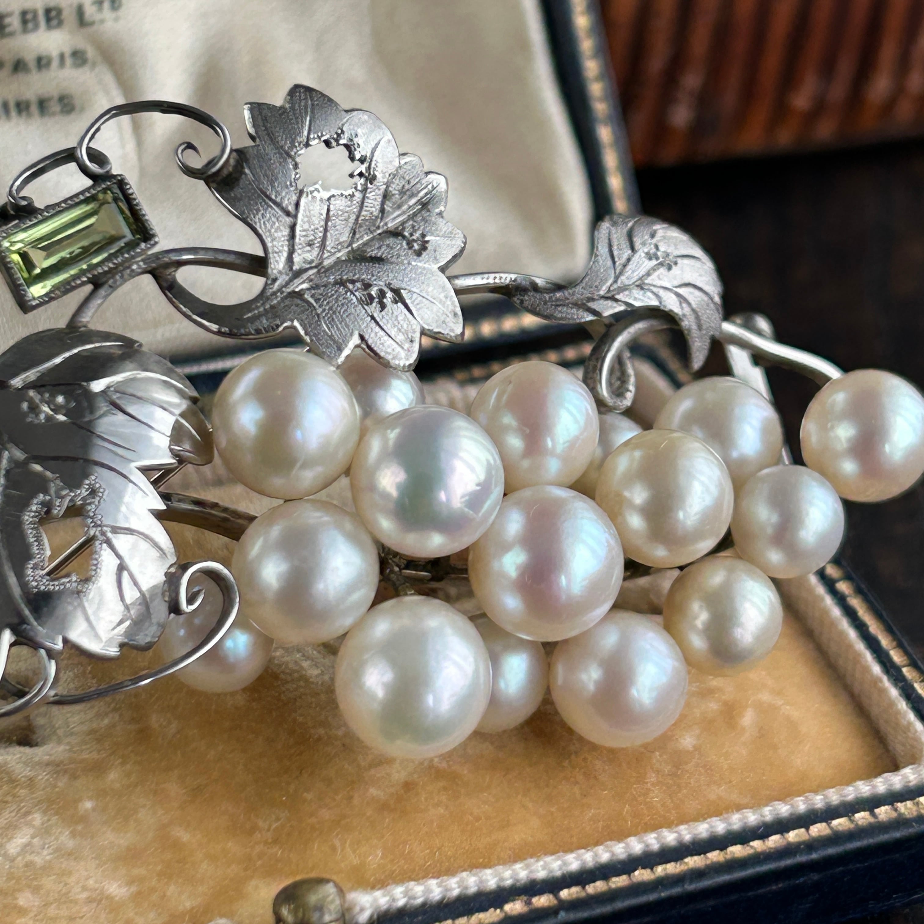 アンティーク　合金製あこや本真珠　葡萄の帯留め