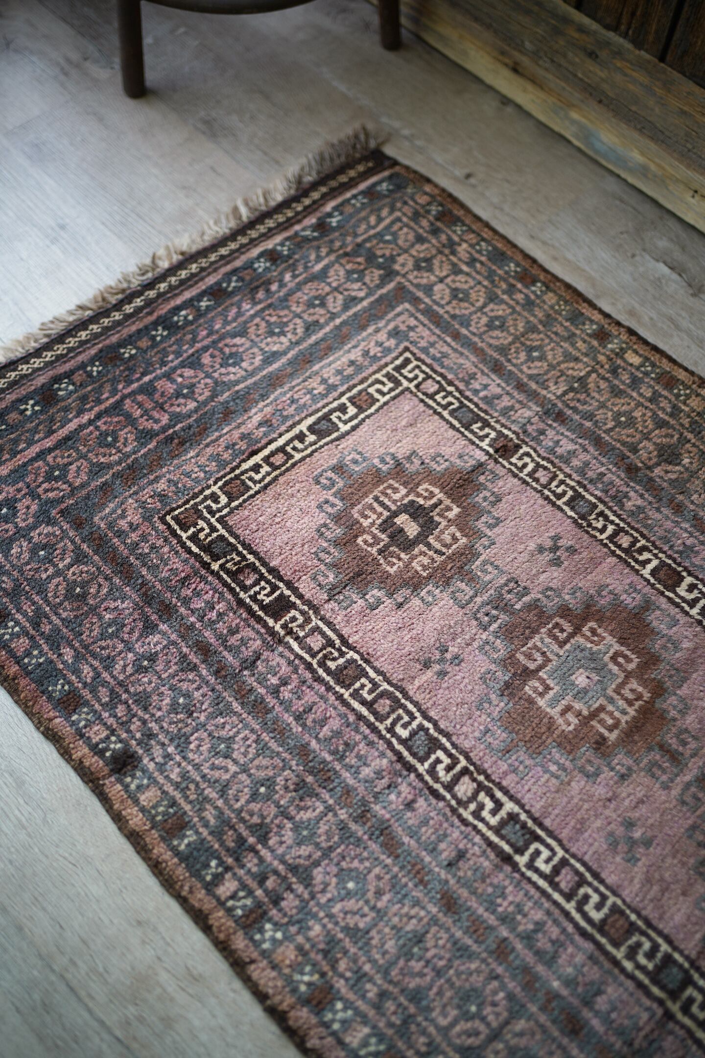 316】Semi Antique Afghan Baluch rug 1940's | ヴィンテージラグ専門