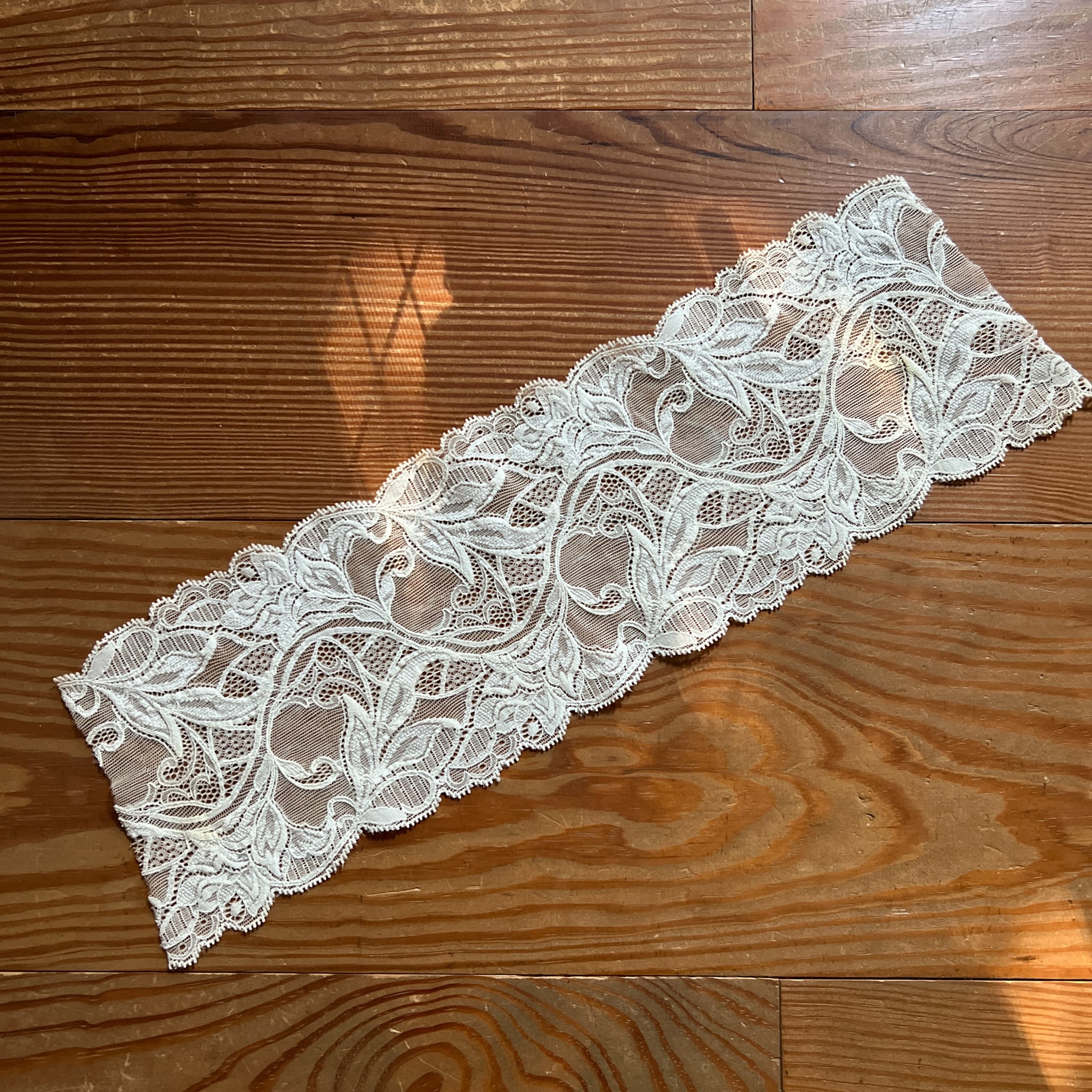 古いレース(C) ハギレ ドイリー フランスアンティーク ヴィンテージ