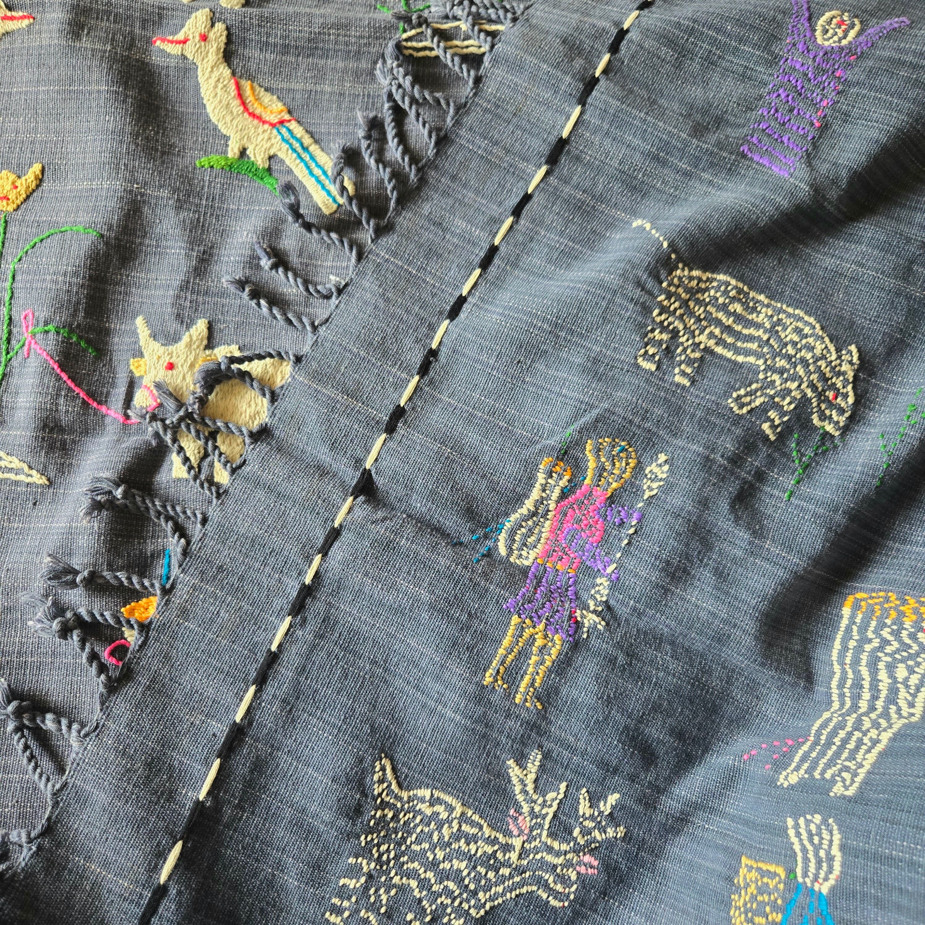 ナガ族　手刺繍　大判ブランケット　縦長タイプ ナガ族 手刺繍 大判ブランケット | gururi
