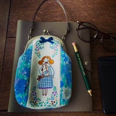 CAHIER刺繍教室　教材キット　「縦長　がま口ポーチ」