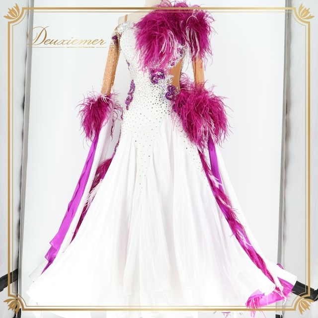 社交ダンス 衣装 スタンダードドレス ワンピース ドレス スタンダード フロート ファー レース ボリューム フリル デモ 競技 ダンス パーティ 発表会 白 紫 豪華 高級感 ホワイト系 パープル系 フェザー 美シルエット 光沢感 エレガント イベント 発表 ロングドレス 専用ドレス コスチューム 競技用ダンス衣装 女性用 社交ダンス 衣装 スタンダードドレス ワンピース ドレス スタンダード フロート ファー レース ボリューム フリル デモ 競技 ダンス パーティ 発表会 白 紫 豪華 高級感 ホワイト系 パープル系 フェザー 美シルエット 光沢感 エレガント イベント 発表 ロングドレス 専用ドレス コスチューム 競技用ダンス衣装 女性用