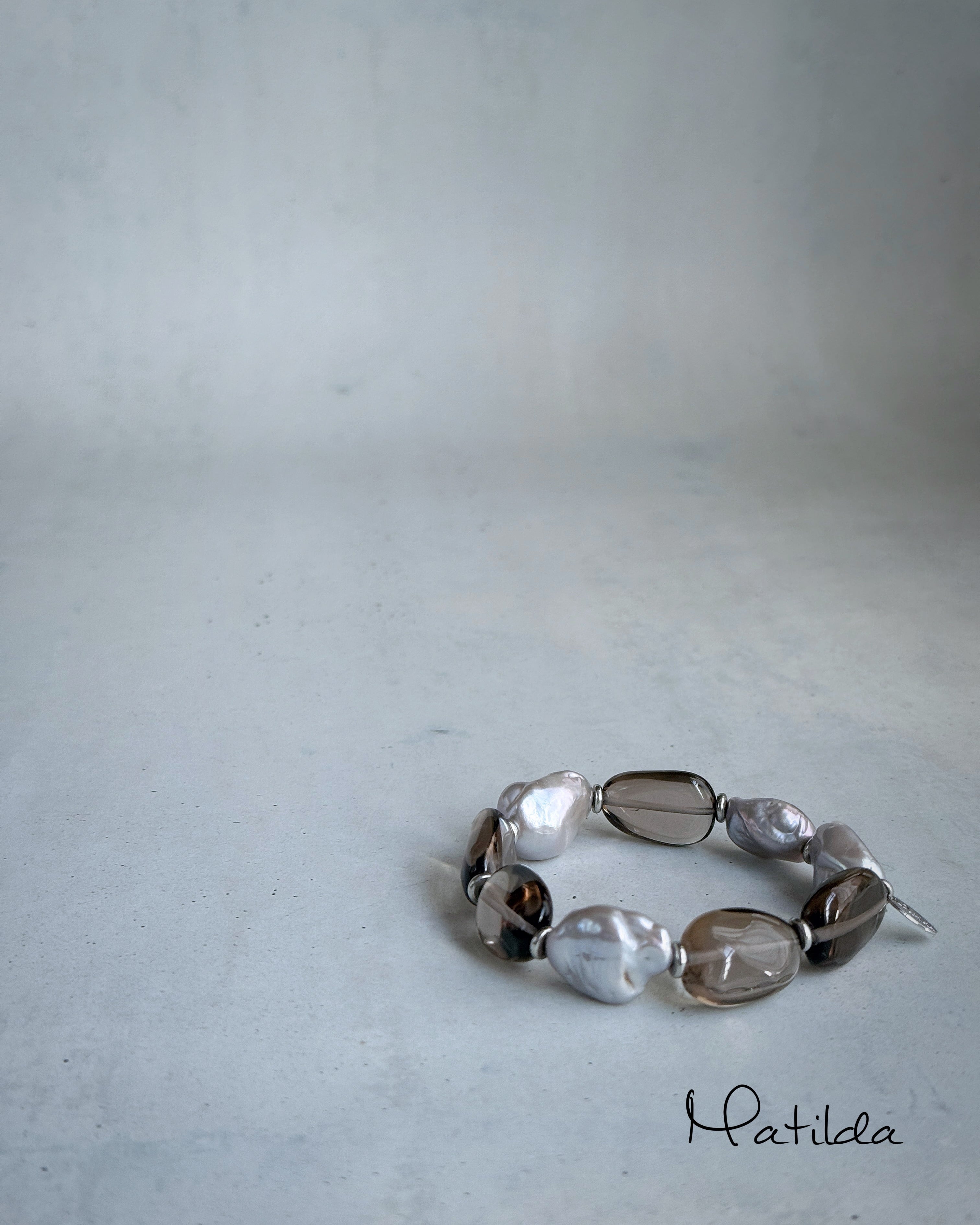 【再販】bicolor bracelet(スモーキークォーツ×淡水パール)