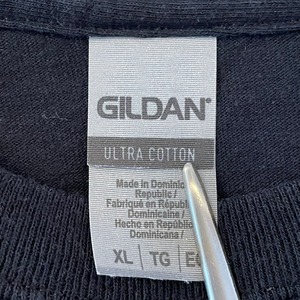 【GILDAN】ビッグサイズ XL Tシャツ ロゴ メッセージ 黒ボディ ギルダン US古着 アメリカ古着