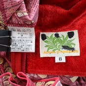 フラダンス 衣装 ワンピース ドレス レッド系 アロハスタンダード 日本製 ハワイアンプリント ALOHA STANDARDS アロハ フラ ダンス レッスン 練習 ベロア 半袖 パフスリーブ フリル 華やか 鮮やか かわいい おしゃれ 上品 高級感 ベージュ系 イエロー系 赤 黄 レッド アロハ柄 ハワイアン 女性用 かわいいデザイン おしゃれなスタイル フリル付き