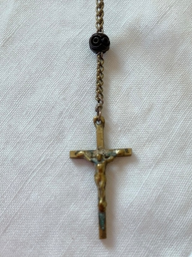 フランス　黒のシックなクロス　十字架