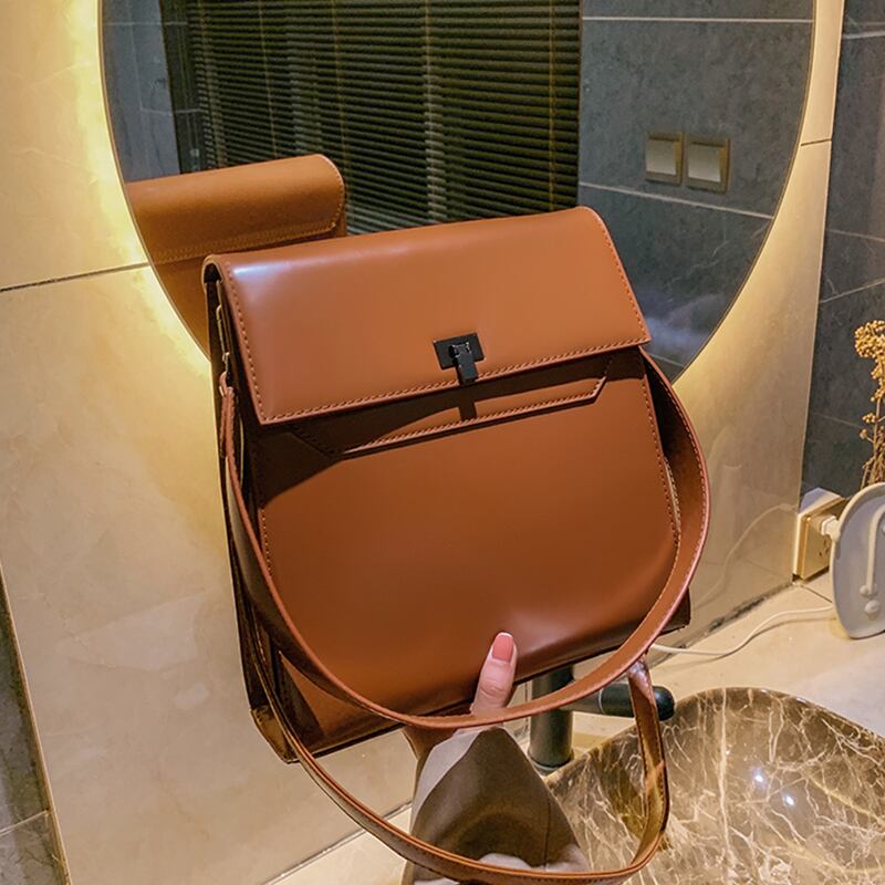 香港スタイルのレトロバッグレディース2020新しい秋と冬のハイエンドウエスタンスタイルのワンショルダーメッセンジャーバッグシンプルな質感の小さな正方形のバッグ Tiancai_Wing_Bag82162134836