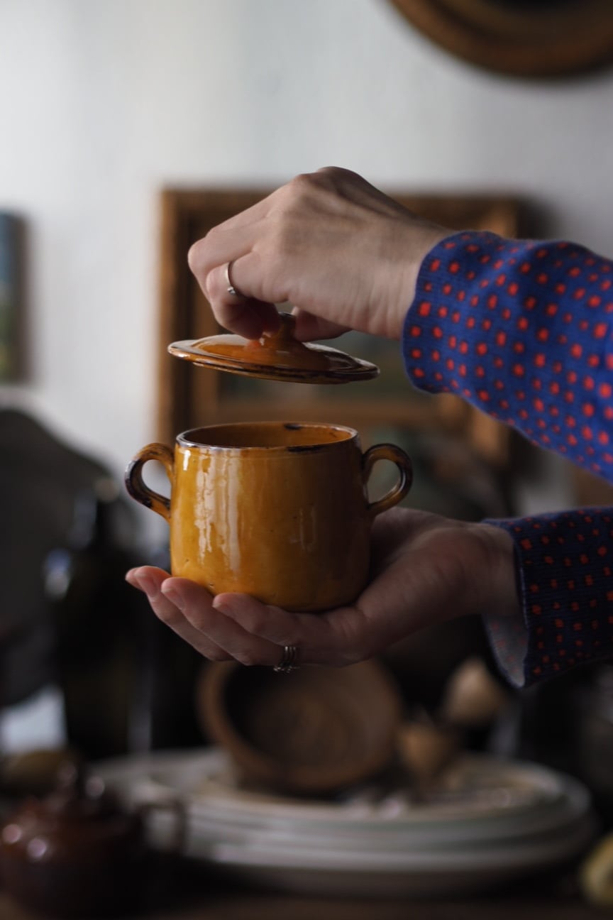 お塩や砂糖壺に蓋付きポット-antique french pottery pot