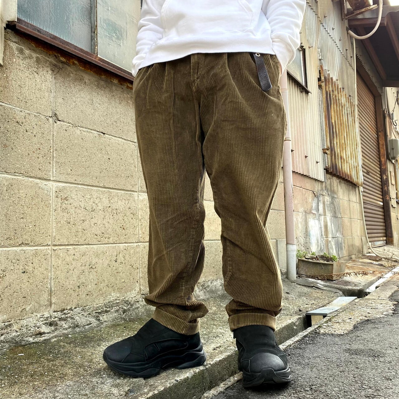 【ゆるだぼ】　ワイドコーデュロイパンツ　DOCKERSドッカーズ　黒　メンズ