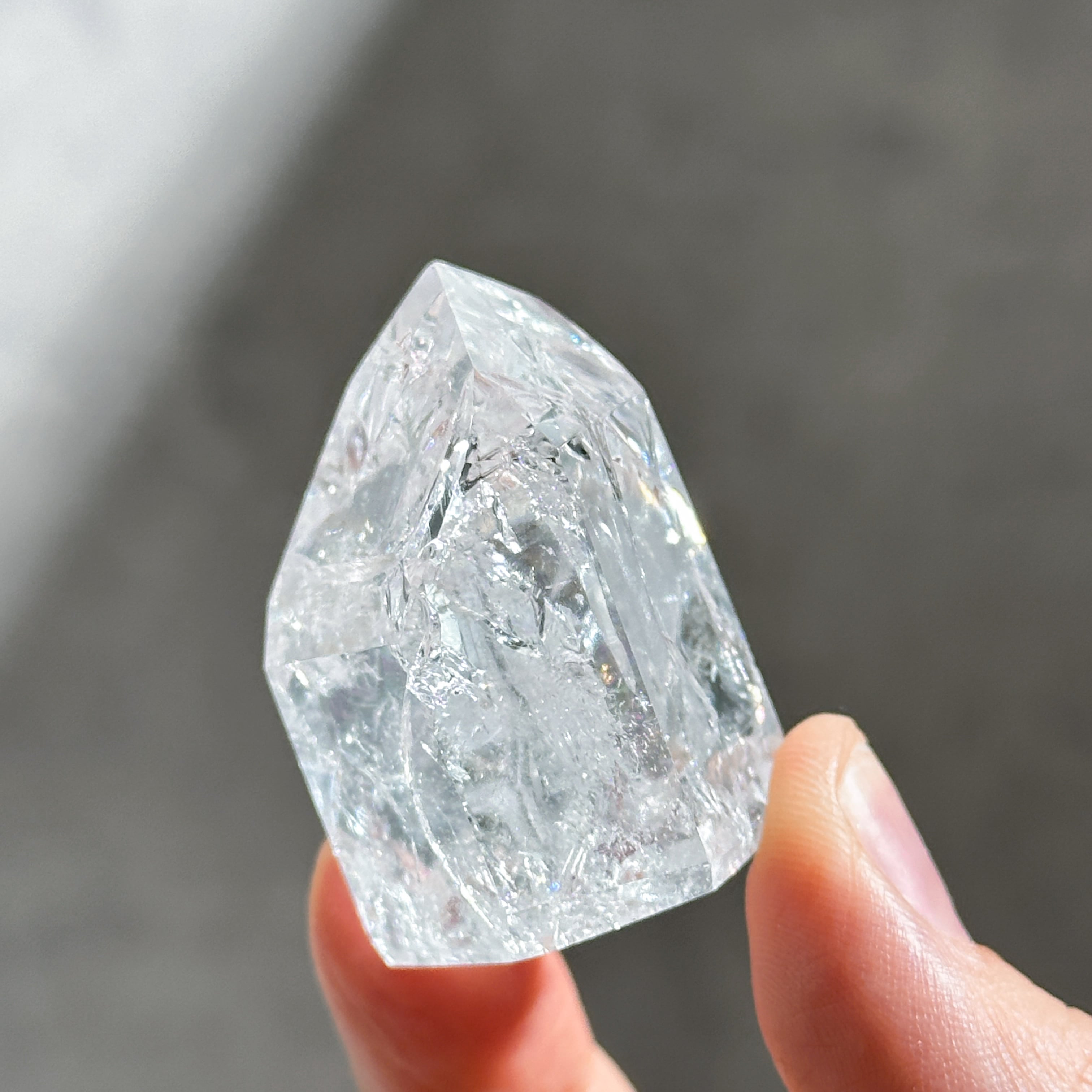 虹いっぱい◎ミナスジェライス産クラッククォーツ タワー型21(アイリスクォーツ) ◇ Crack Quartz (Iris quartz) ◇ 天然石・鉱物・パワーストーン