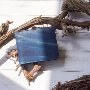 W308　本革　藍染め　絞り　二つ折り財布