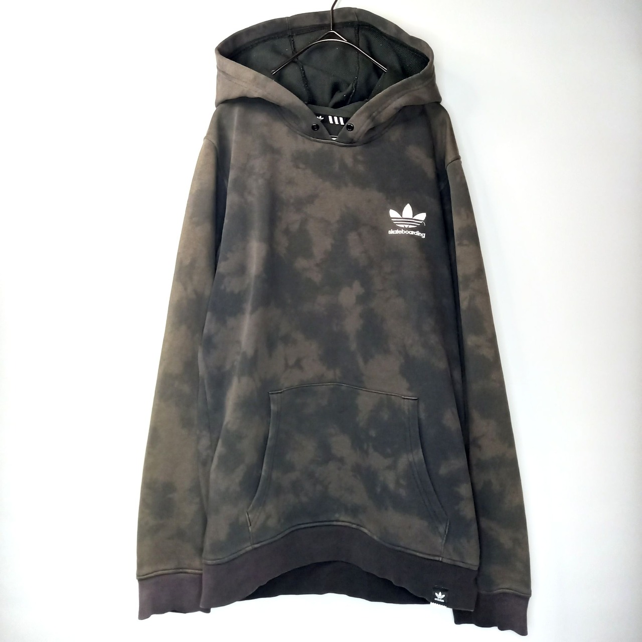 アディダス　プルオーバー　スウェット　パーカー　トレーナー　刺繍ロゴ　ダイダイ