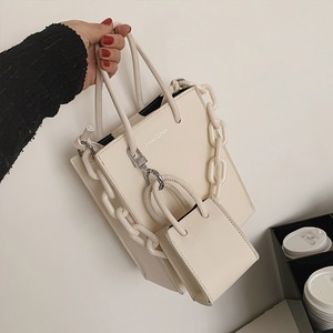 スクエアチェーンショルダーバッグ　　2306