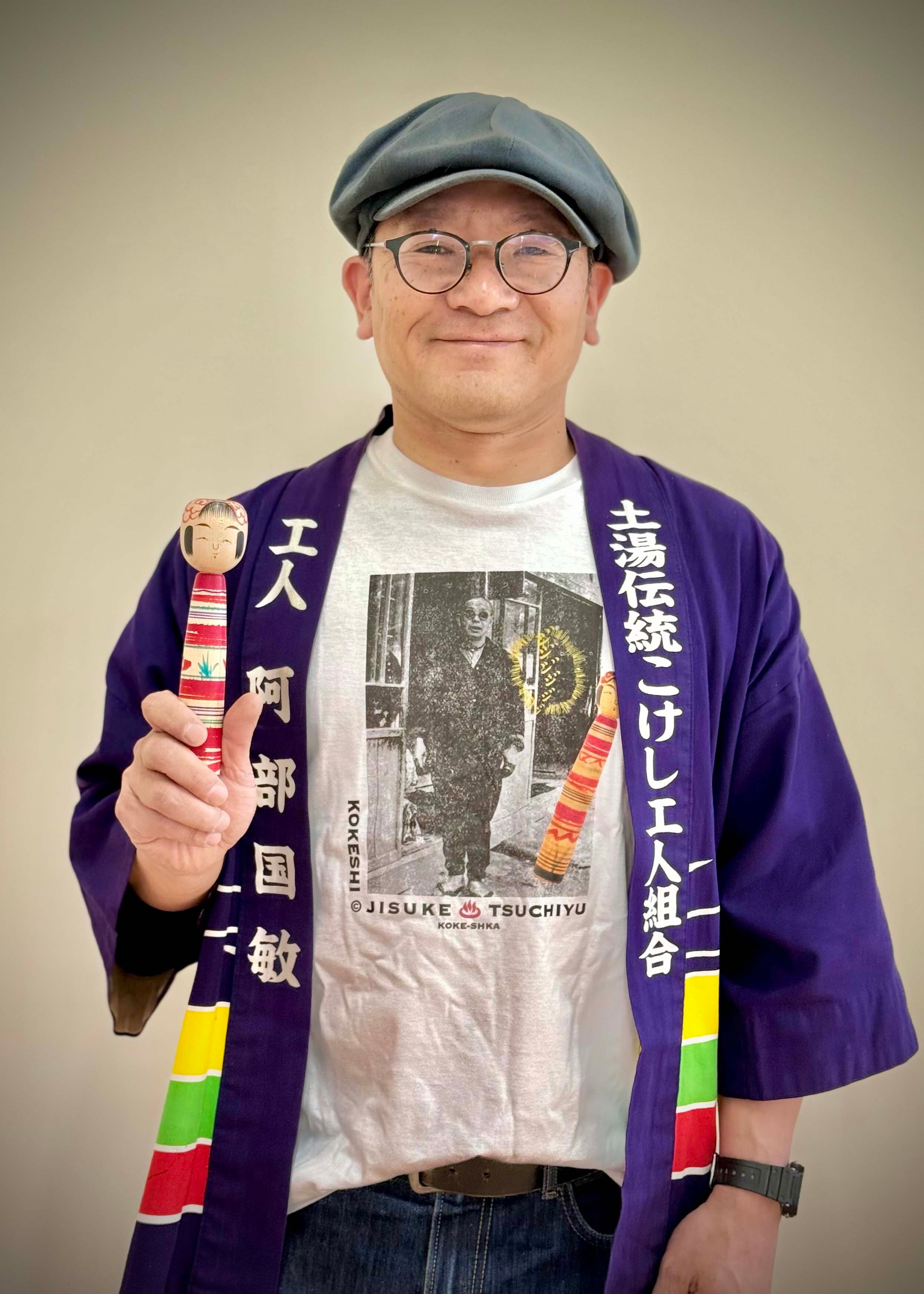 土湯こけし Tシャツ（阿部治助）