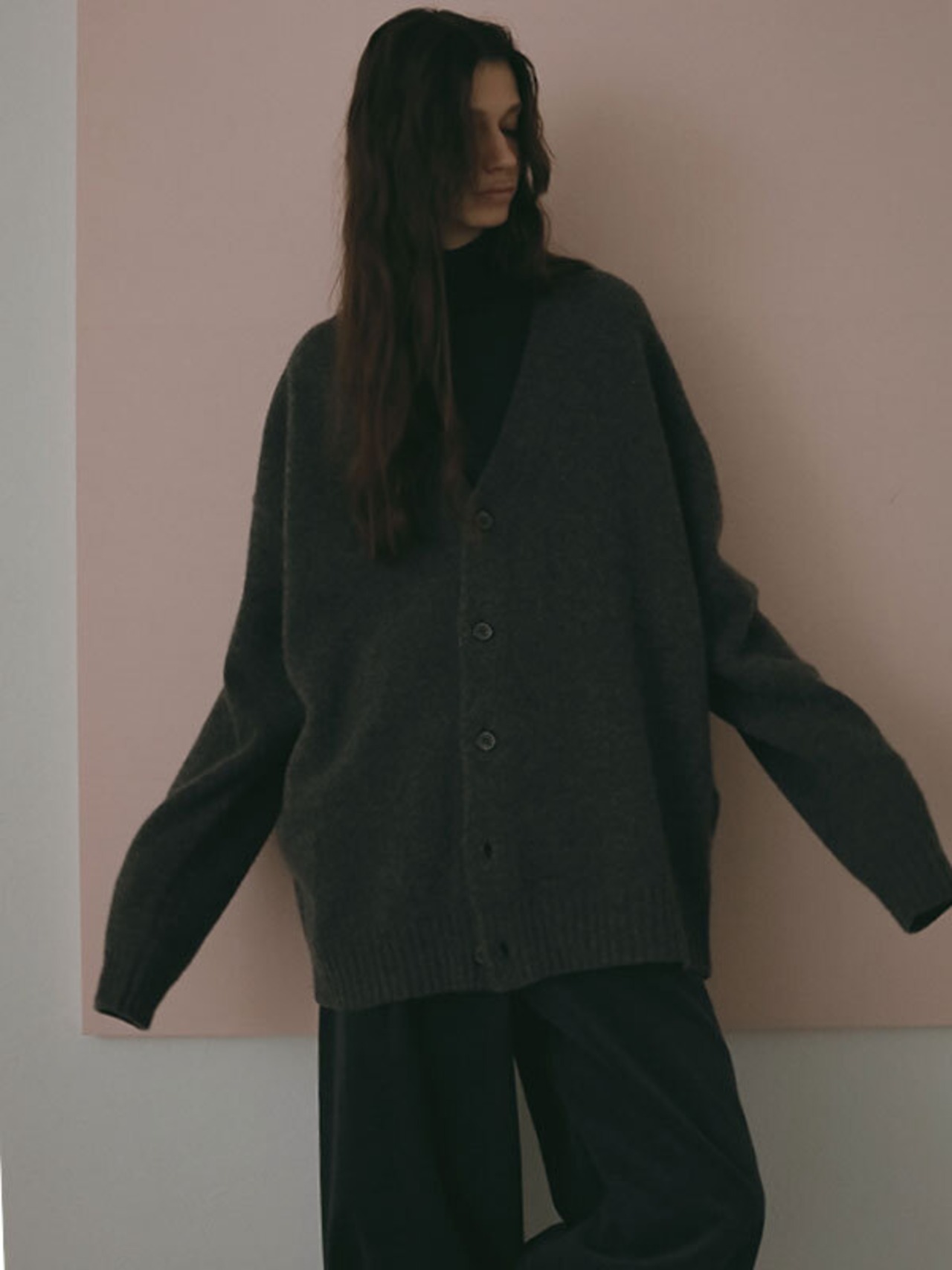 ETRE TOKYO ミドルゲージVネックニットカーディガン