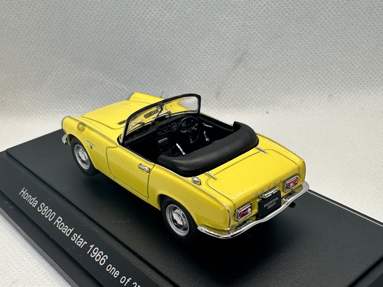 【エブロ】 1/43  ホンダ S800 (黄色) 買取品