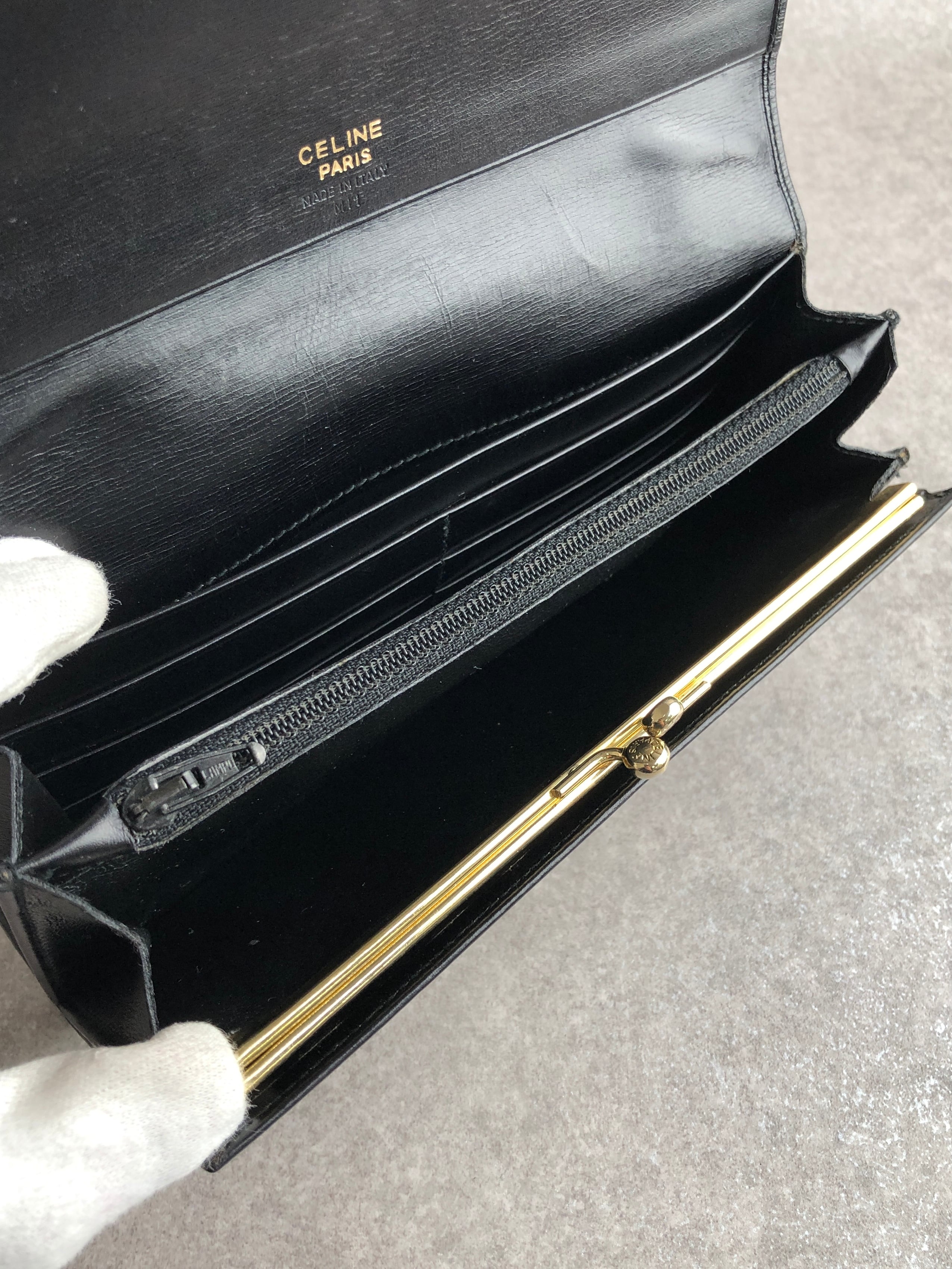 セリーヌ レザー トリオンフ ロゴ 二つ折り 長財布 ブラック 黒の通販 