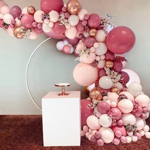 【在庫のみ】ローズピンク バルーンアーチガーランドキット 125個パック ローズピンク 紙吹雪バルーン バルーンアクセサリー付き 女の子 女性 誕生日 ウェディングパーティー センターピース 背景 エンゲージメント デコレーション用品