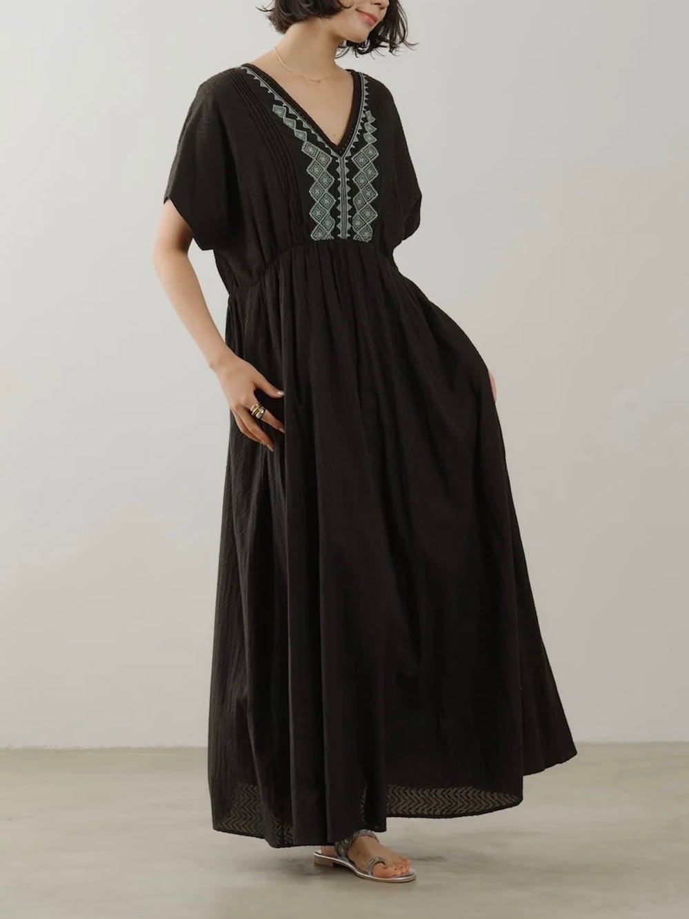 ne Quittez pas / コットンドビークロスステッチ刺繍フレンチスリーブ