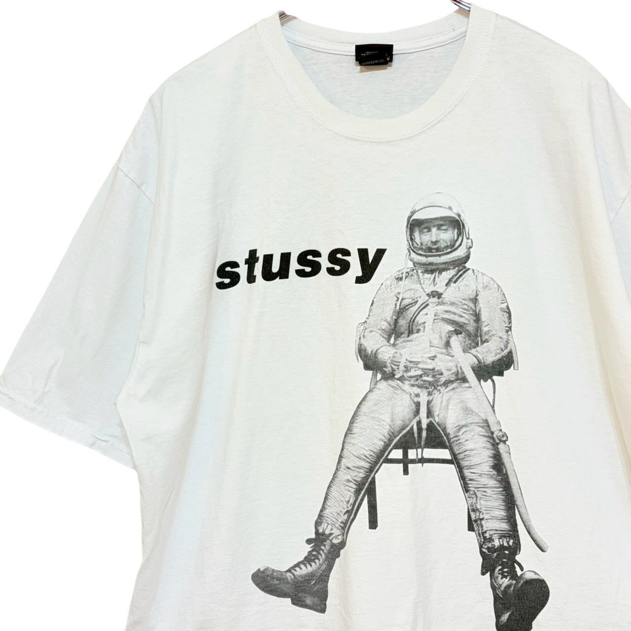 stussy ステューシー Tシャツ XL センターロゴ プリント 宇宙飛行士