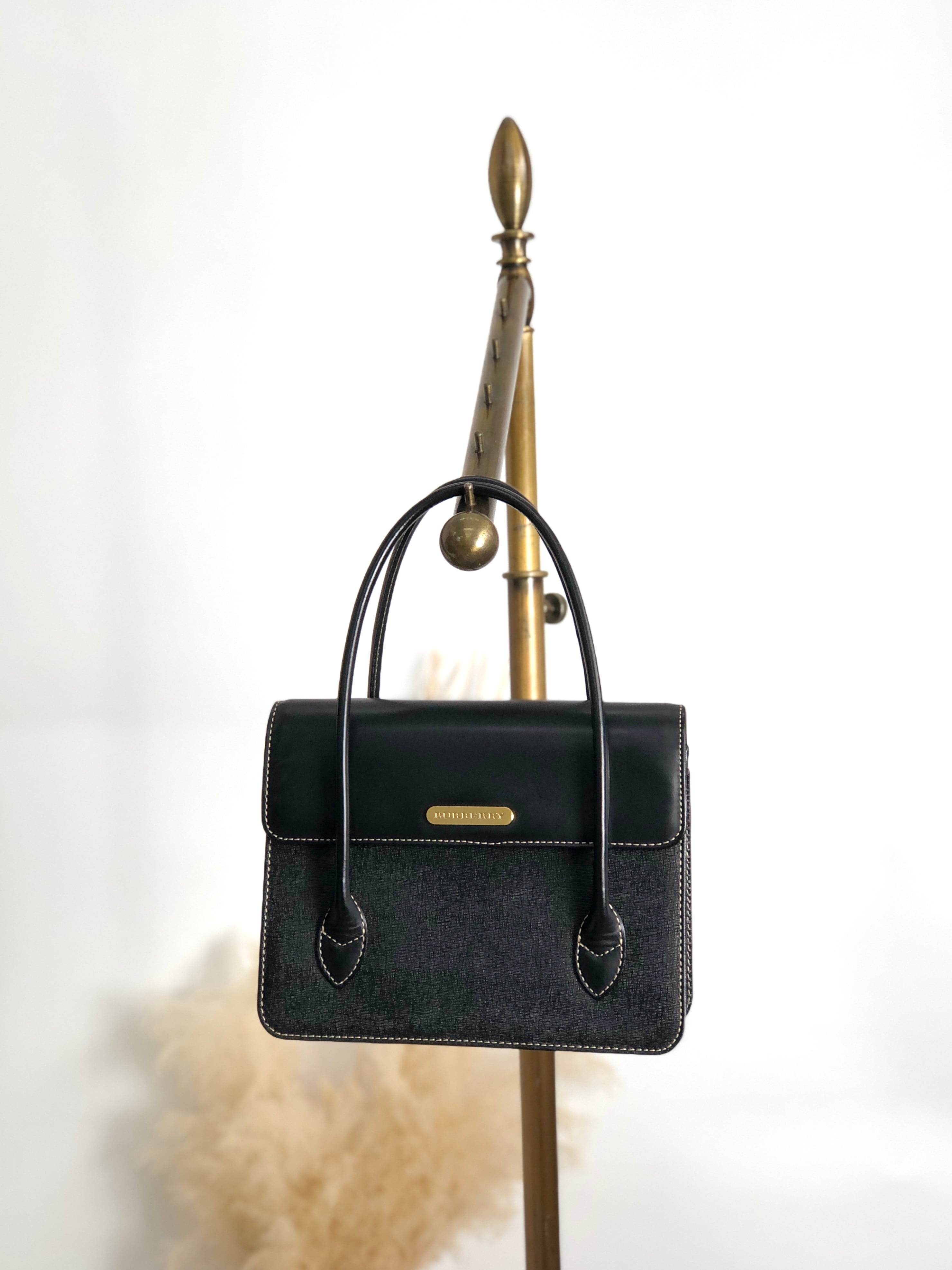 バーバリー　ハンドバッグ　ビンテージ BURBERRY バーバリー ハンドバッグ ブラック ロゴ レザー コンビレザー