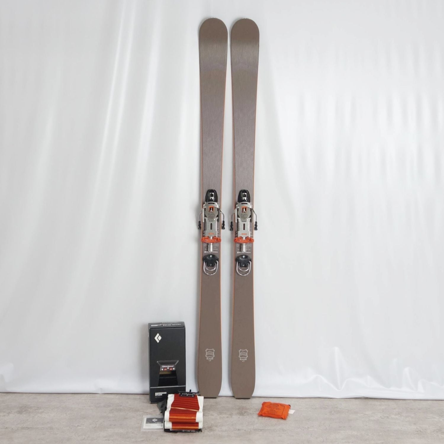 オガサカ OGASAKA YOIDON ヨーイドン ミッドスキー 123cm センター68mm