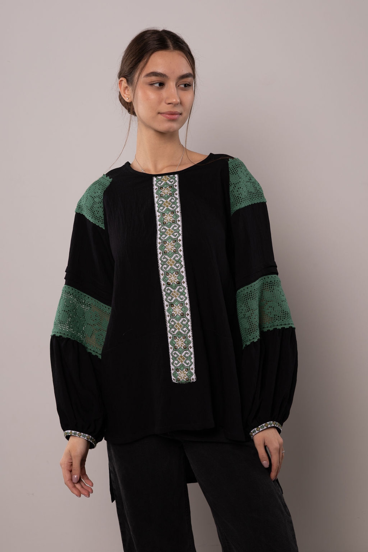 ウクライナ刺繍ヴィシヴァンカ　手刺繍　麻　レディース・フリーサイズ - 12