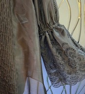 フレンチベルスリーブ ブラックブラウス