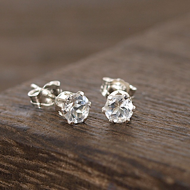 【限定】ホワイトトパーズsilver925スタッドピアス