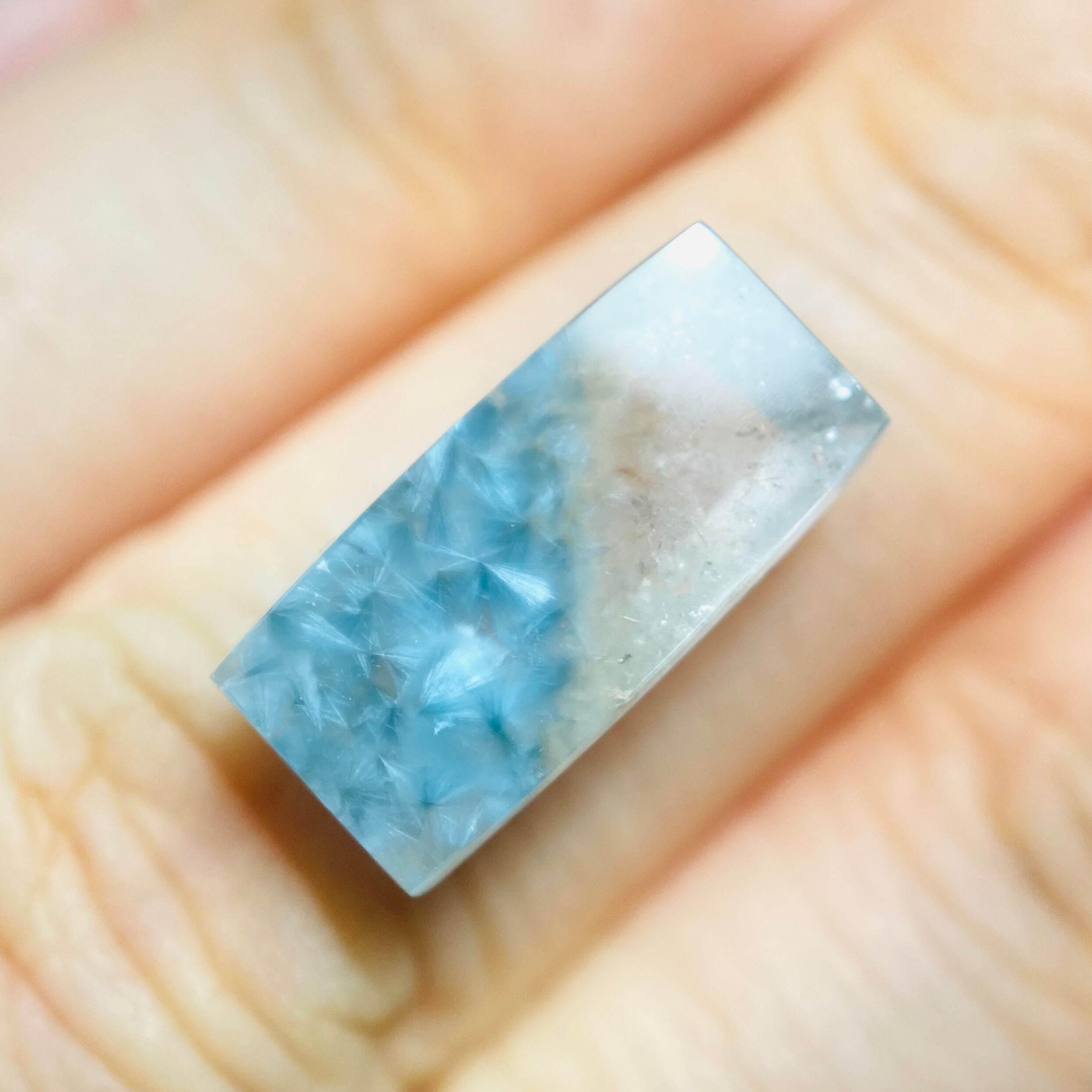 珍しいバイカラーギラライトインクオーツ