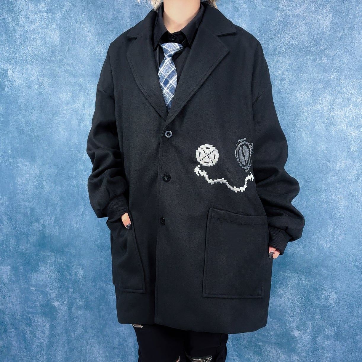 ドットフェイス刺繍入りオーバーサイズBLACKコート | NIER CLOTHING