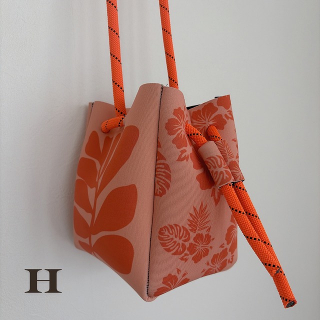 THE BUCKET POUCH BAG / Las Olitas  Hawaii