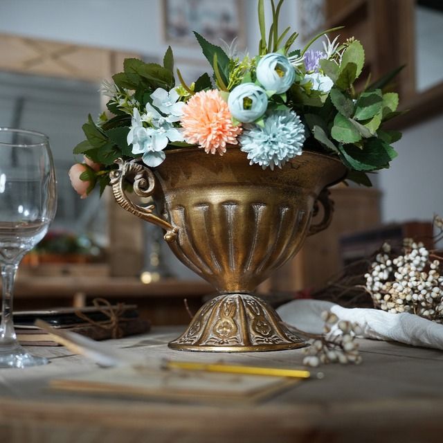 フラワー ベース グレイル型 杯型 ヴィンテージ調 おしゃれ かわいい インテリア 北欧 カントリー ヨーロッパ レトロ調 アンティーク調 花瓶 プランター 鉢 ゴールド