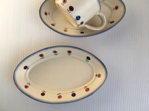 楕円リム皿大　ポンポン菊文様