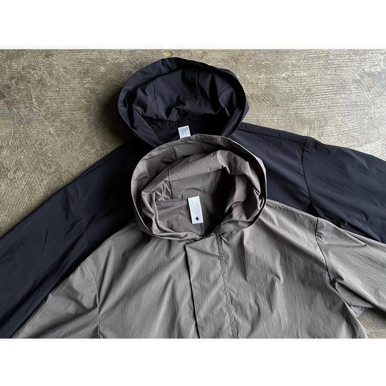 DESCENTE PAUSE(デサントポーズ) Primeflex Nylon Hooded Blouson