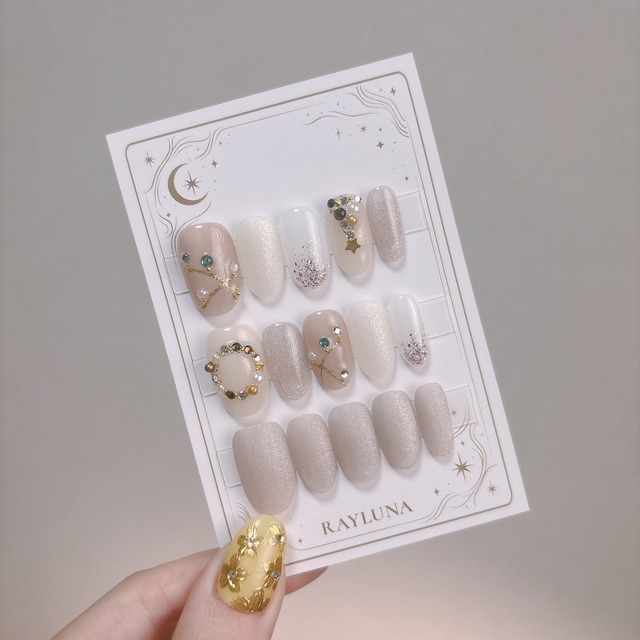 【#837】クリスマスデザイン 繰り返し使える【プレミアム】ネイルチップ15枚セット／ミディアム オーバル／XY397