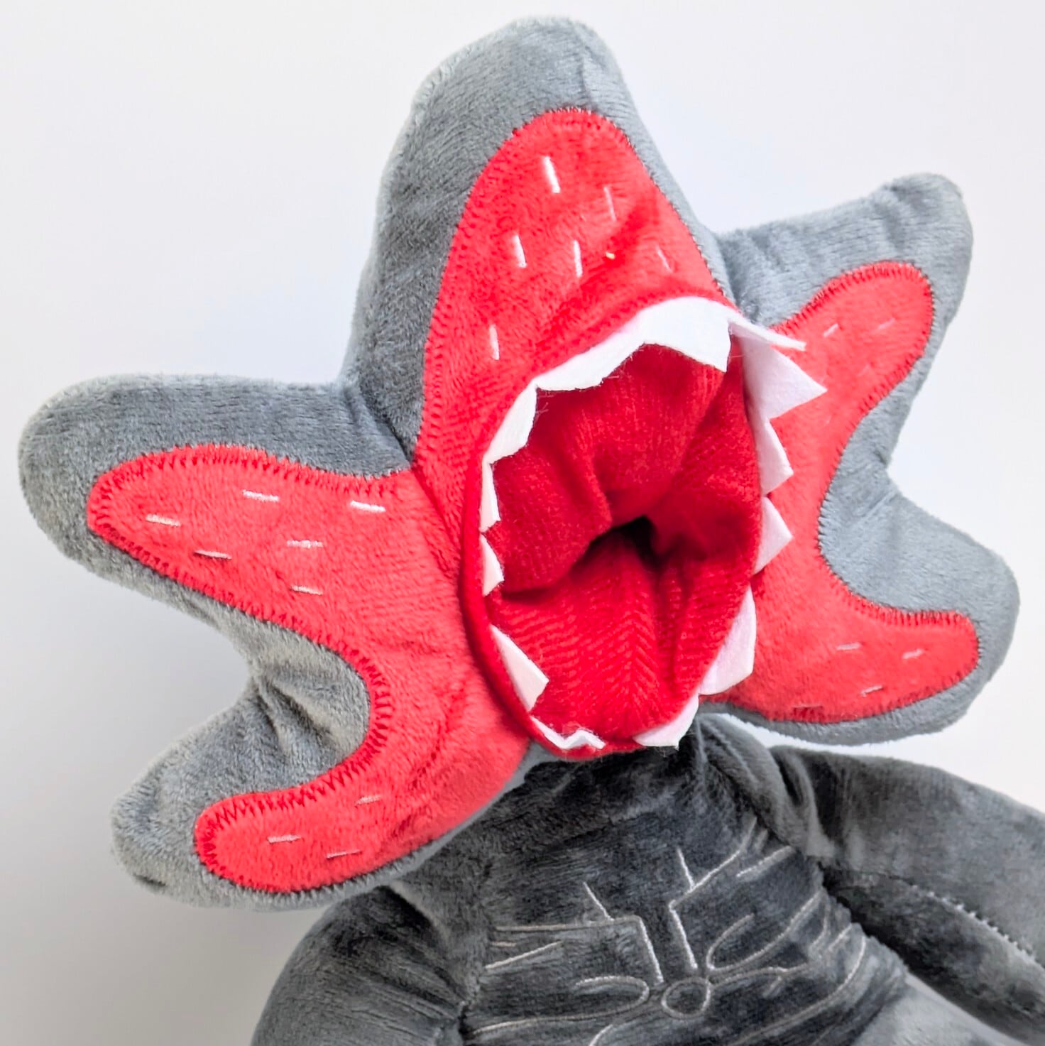 【 Stranger Things ( ストレンジャーシングス ) 】『デモゴルゴン』Plush Toy / プラッシュ / ぬいぐるみ 〚アメリカン雑貨 アメトイ〛