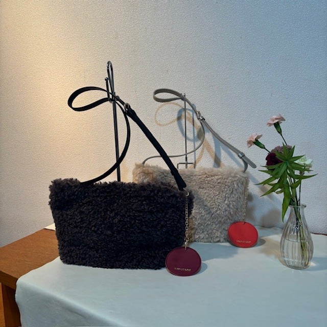 BARDOT ROSE フワモコファーショルダーバッグ