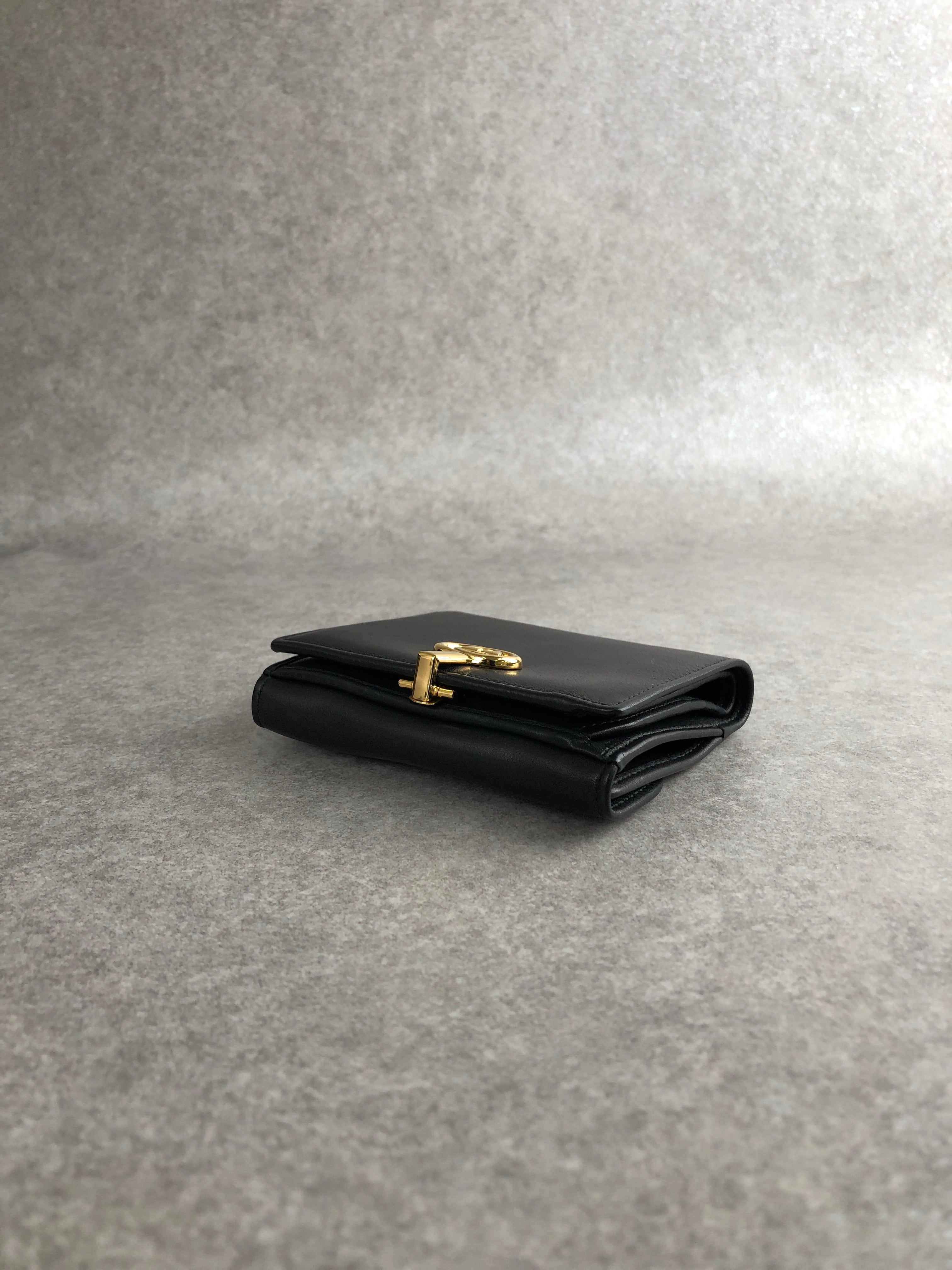 GUCCI グッチ 財布 ブラック GGロゴ レザー 2つ折り vintage