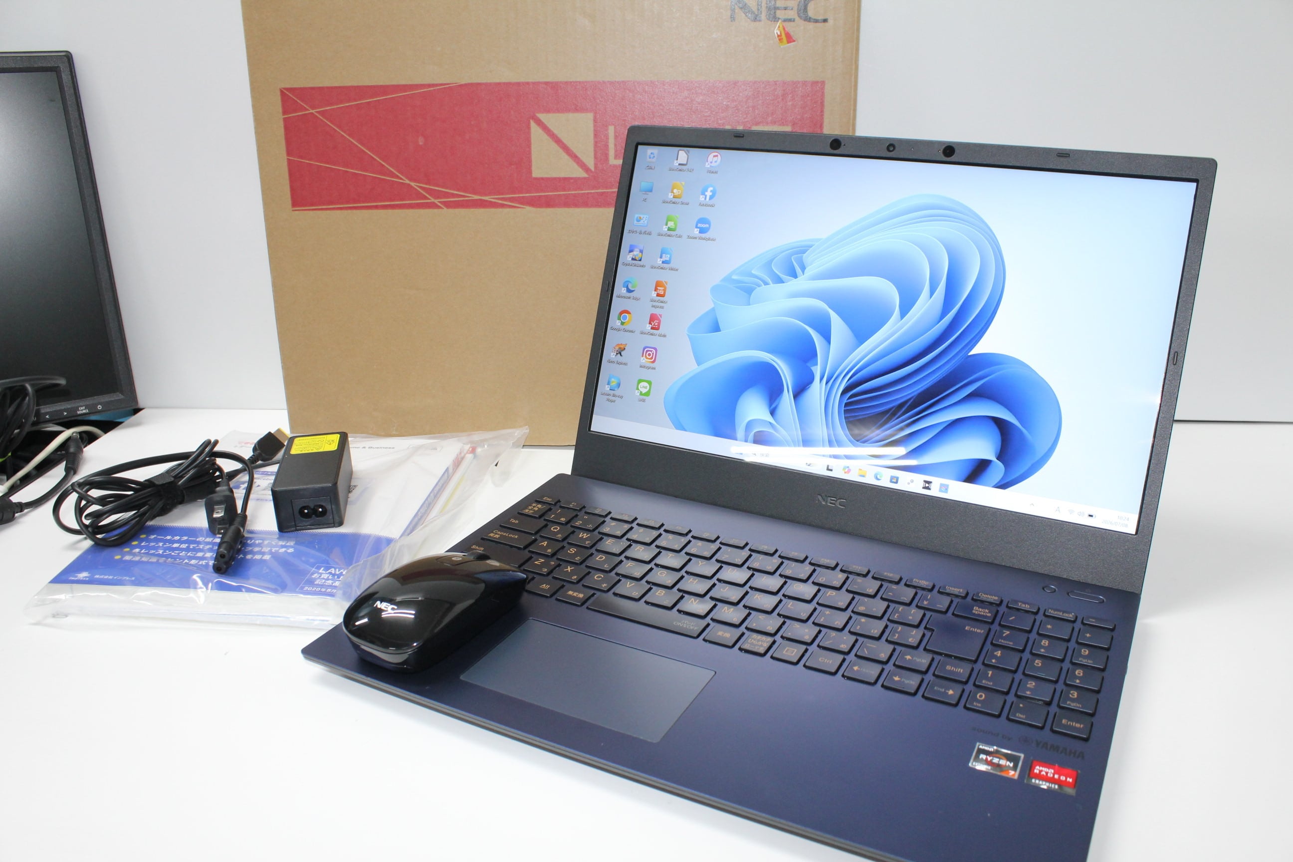 中古ノートPC】NEC〈LaVie LL750/F26R〉第2世代Core i7/SSD480GB