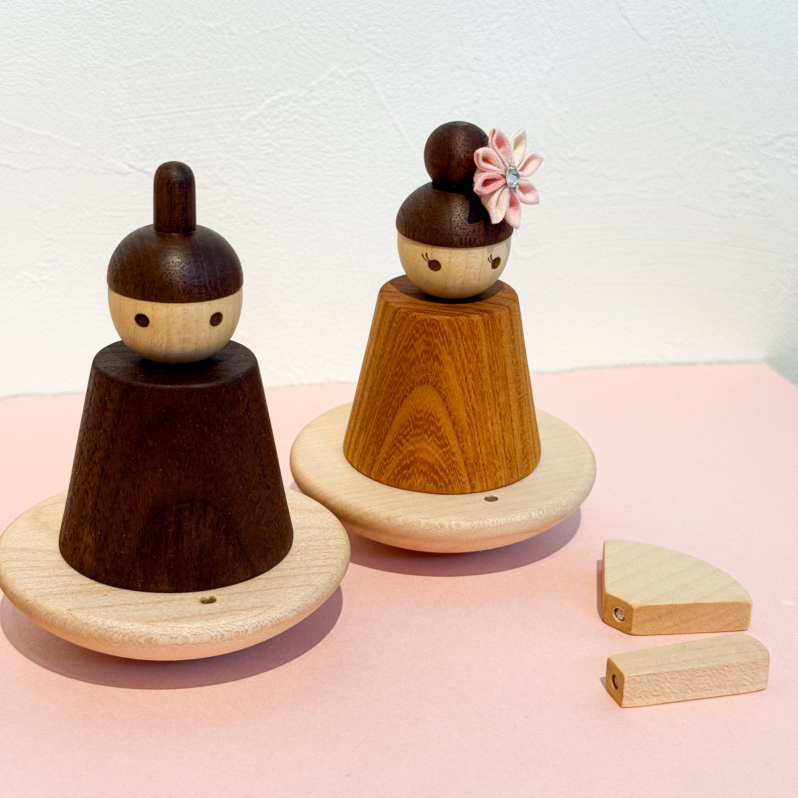 木製ひな人形 二段飾り 天然木の雛飾り｜国産｜ナチュラルでかわいい