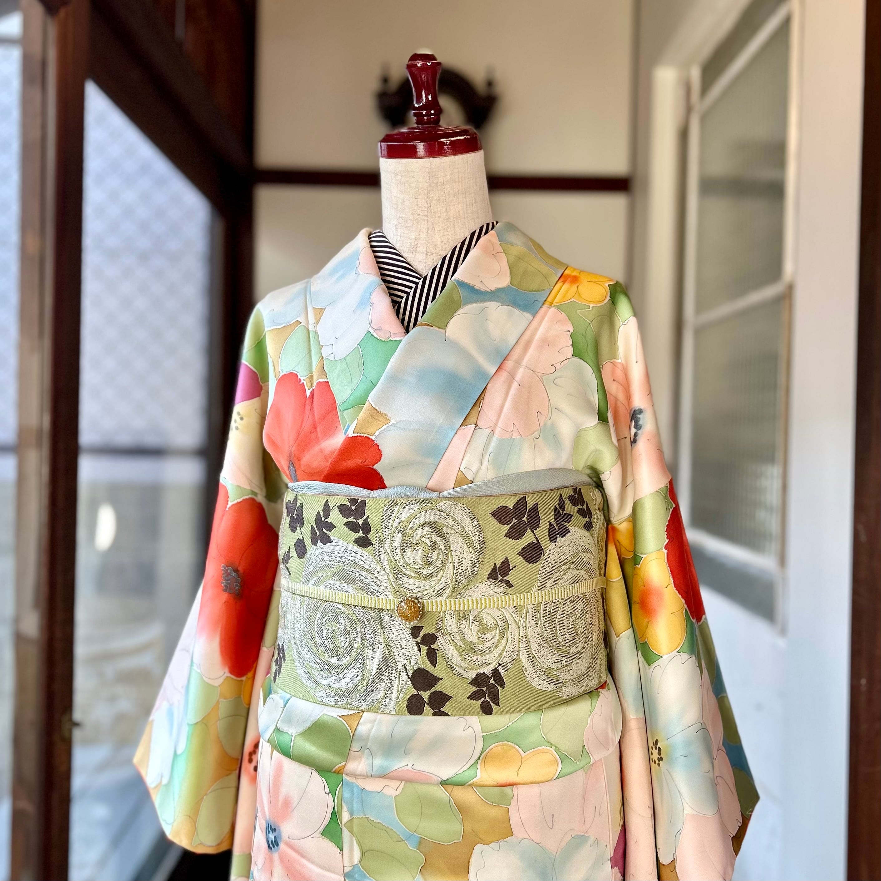 リサイクル 正絹袷着物 縮緬 モダン 茶系ペイズリー リサイクル 正絹袷着物 縮緬 モダン 茶系ペイズリー 【公式通販】