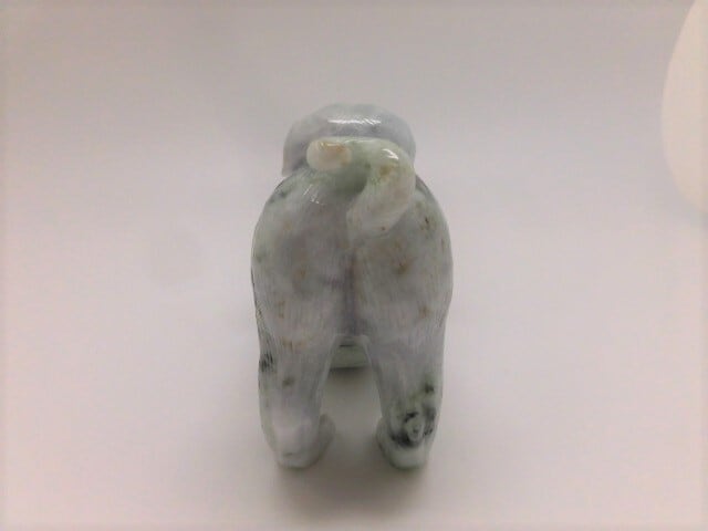 【送料無料】ミャンマー産天然翡翠犬　no.2