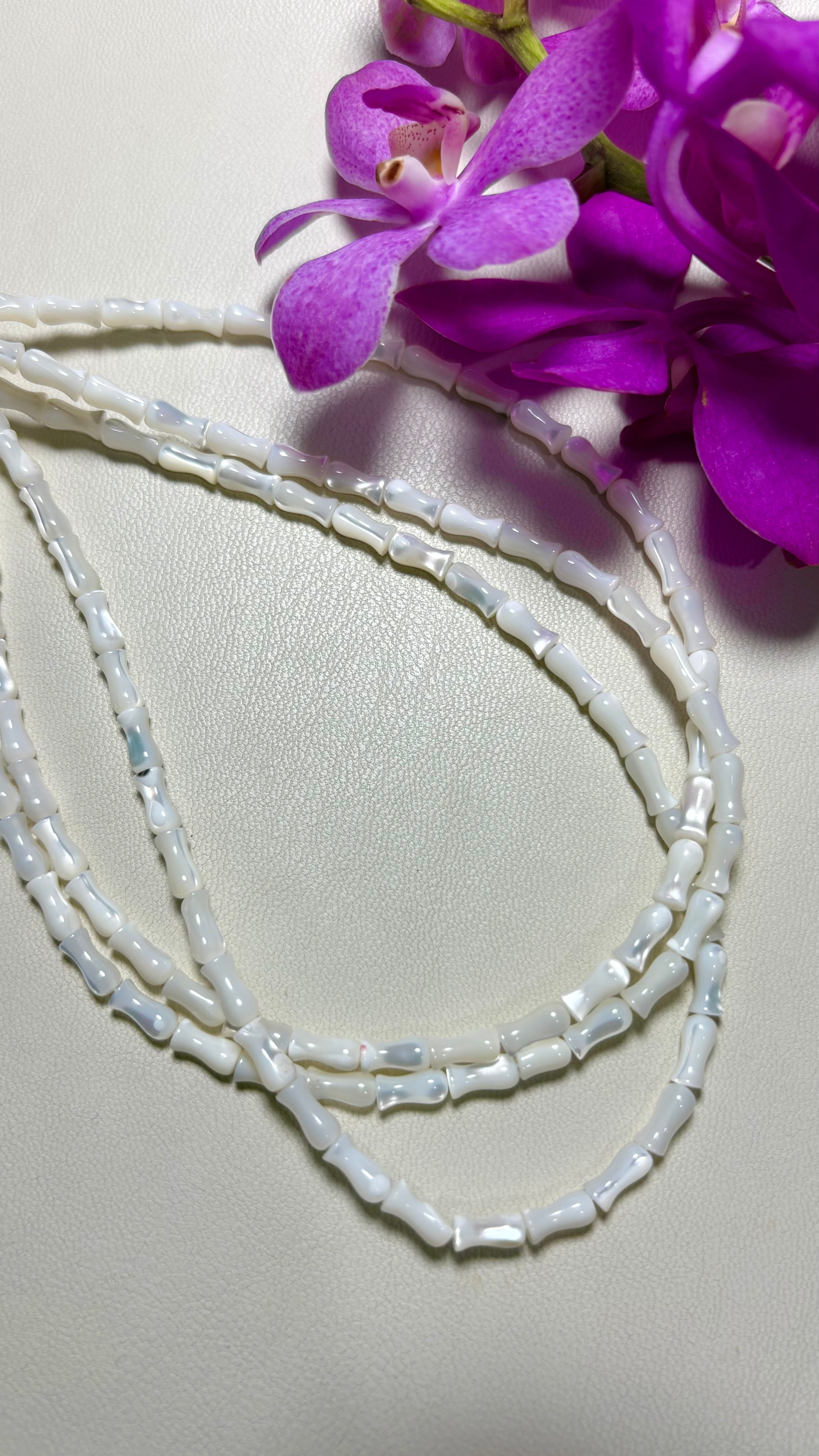 Mother of Pearl Curved Tube Beads / マザーオブパール カーブチューブ