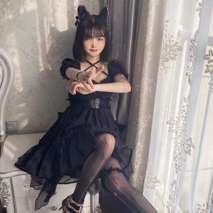 お出かけにも❤️ゴスロリコスプレドレス　イベントにぴったり女子会コーデ ALICE and the PIRATESのレースノアールドレスを退廃ゴスに